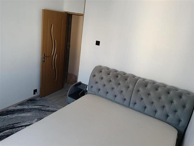 Apartament cu 3 camere decomandat în Canta