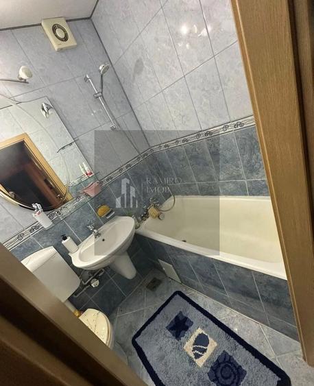 Apartament cu 4 camere decomandat în Titan