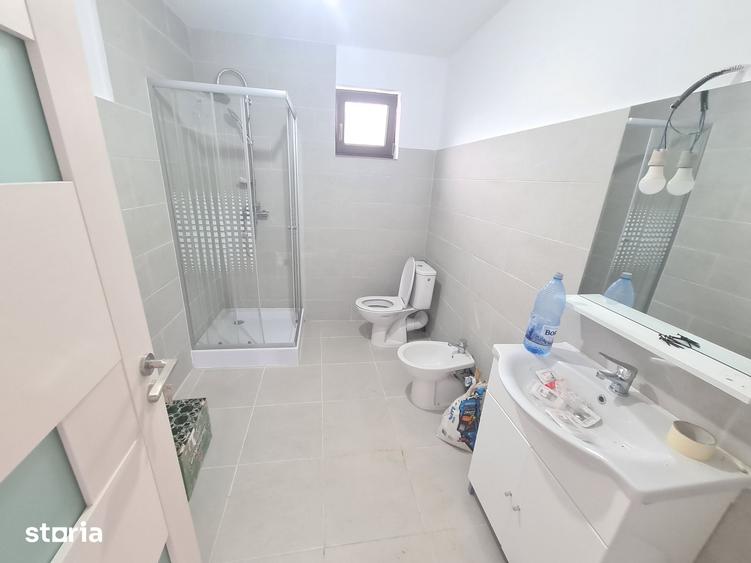 Casă cu 3 camere cu Teren 350 Mp în Săucești