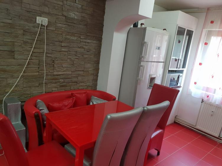 Apartament cu 2 camere decomandat în Exterior Vest