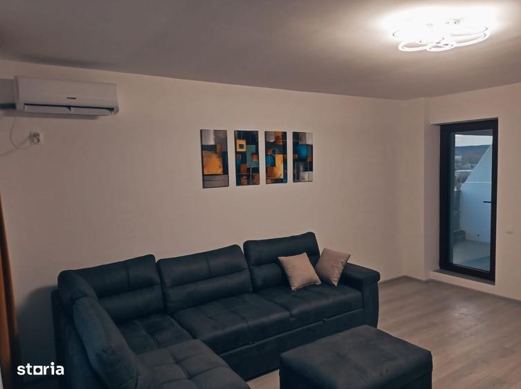 Apartament cu 2 camere decomandat în Calea București