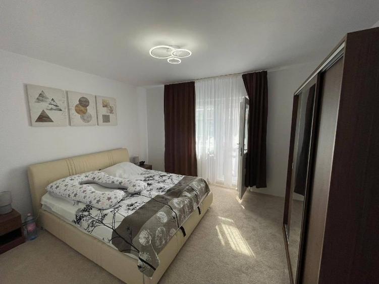 Apartament cu 3 camere semidecomandat, mobilat în Lenin