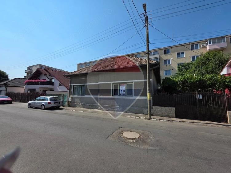 Casă cu 2 camere cu Teren 240 Mp în Central