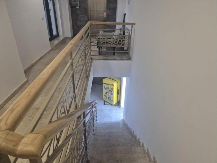 Birou, de 990 mp, în Domenii