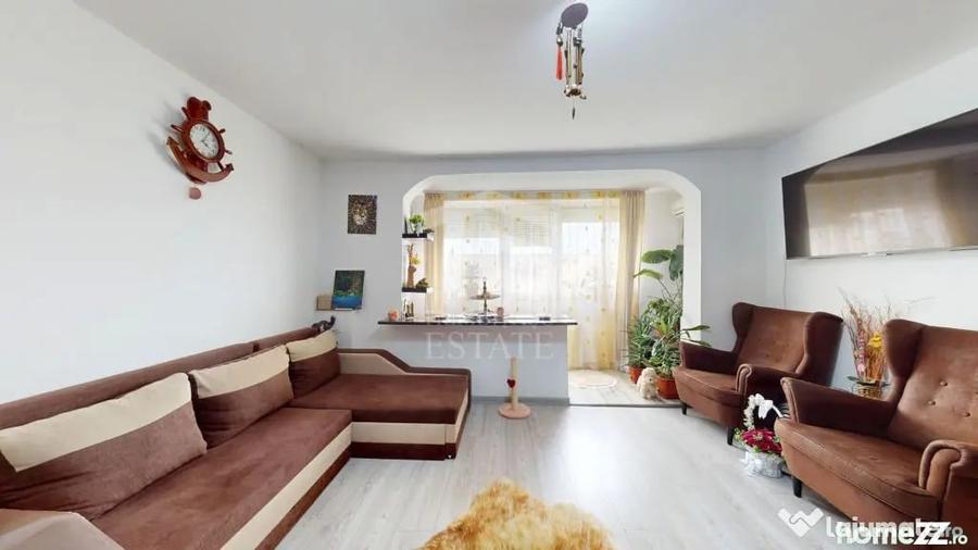 Apartament cu 3 camere semidecomandat în Colentina