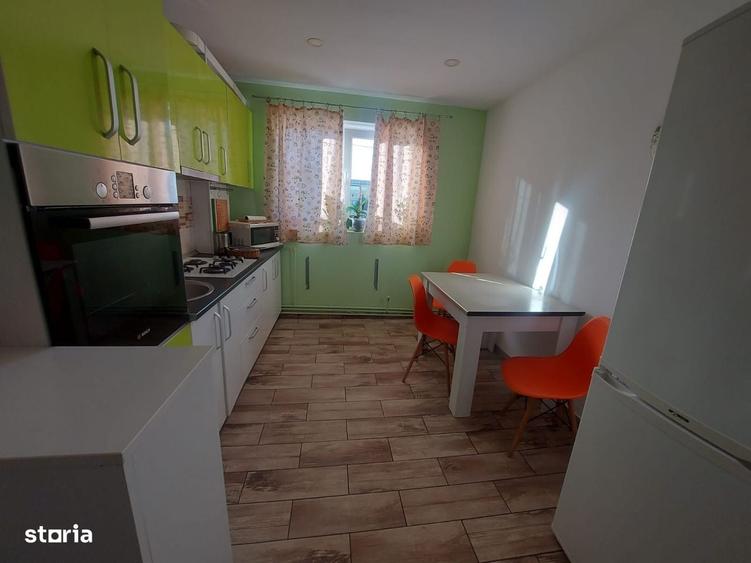 Apartament cu 2 camere semidecomandat în Micro 11