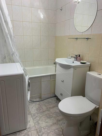 Apartament cu 3 camere semidecomandat în Exterior Vest