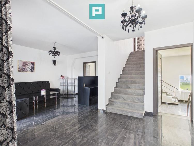 Casă cu 5 camere cu Piscina în Central