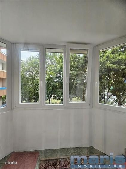 Apartament cu 3 camere decomandat în Tudor