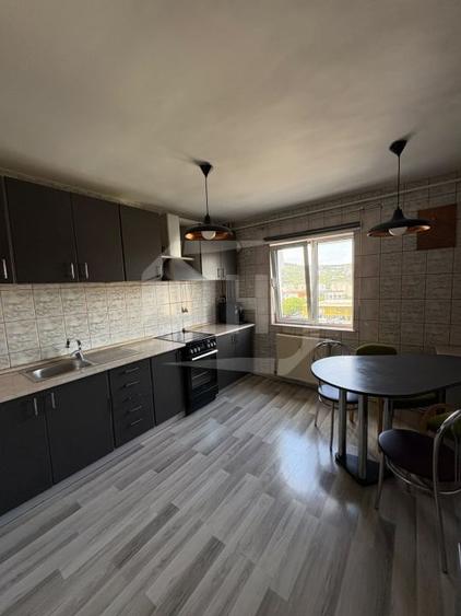 Apartament cu 4 camere semidecomandat, mobilat în Mănăștur