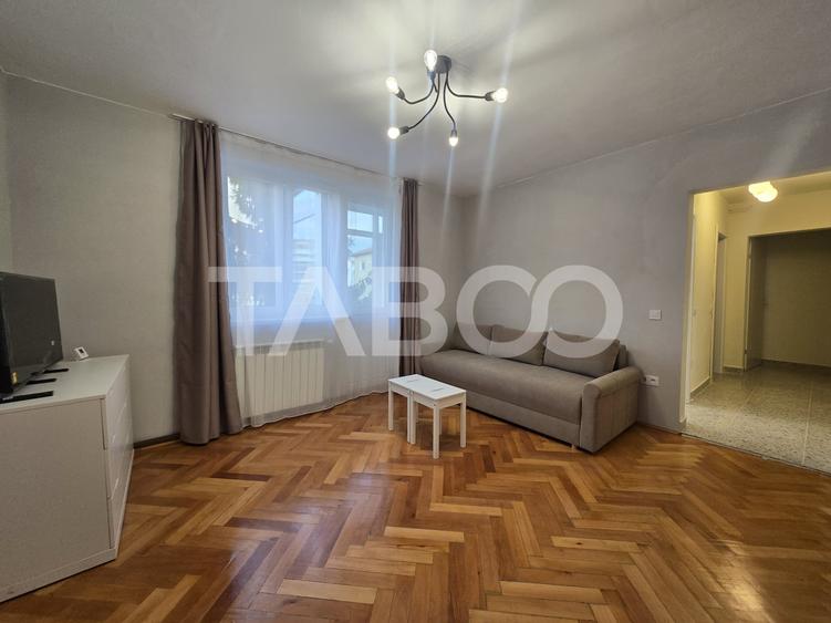 Apartament cu 3 camere semidecomandat, mobilat în Mihai Viteazul