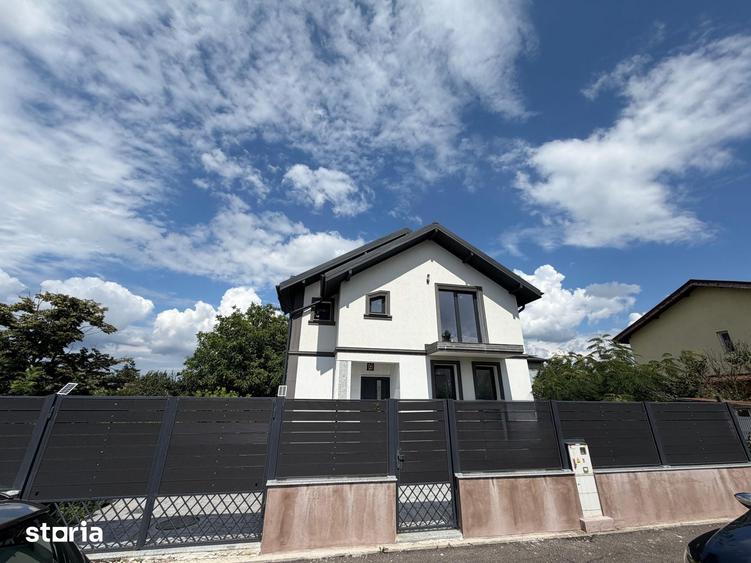 Casă cu 5 camere cu Teren 250 Mp în Central