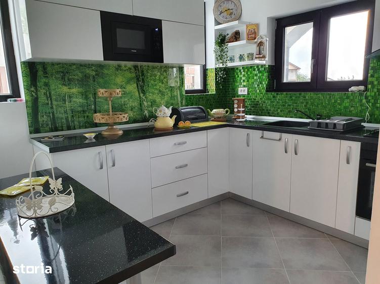 Casă cu 4 camere cu Teren 300 Mp în Tunari