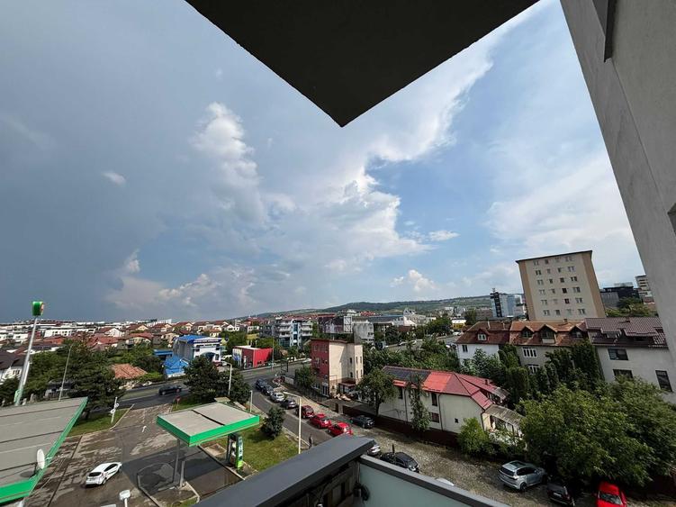 Apartament cu 3 camere semidecomandat în Dosu Bricii