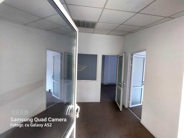 Casă individuală cu 10 camere cu Canalizare în Timpuri Noi
