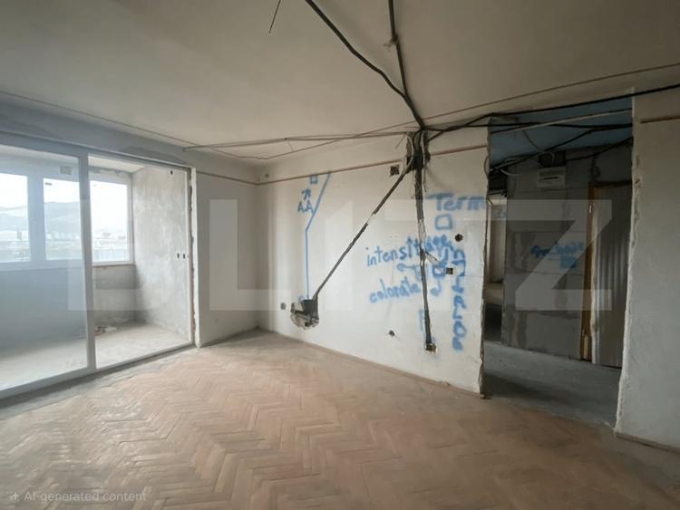 Apartament cu 3 camere semidecomandat în Cugir