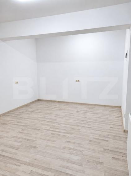 Apartament cu 3 camere decomandat în Independenței