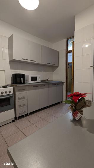 Apartament cu 3 camere decomandat în Nerva Traian