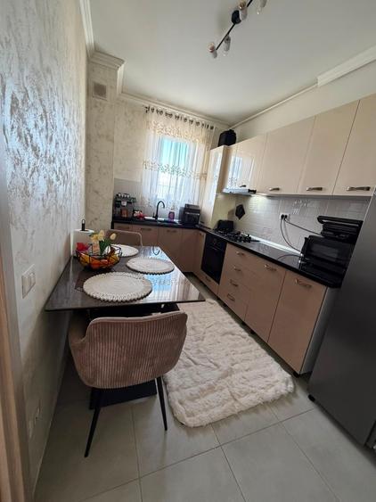Apartament cu 3 camere decomandat în Prelungirea Ghencea