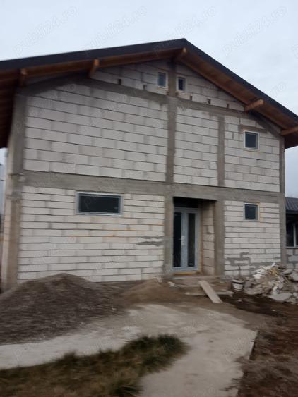 Casă cu 4 camere cu Teren 538 Mp în Priseaca