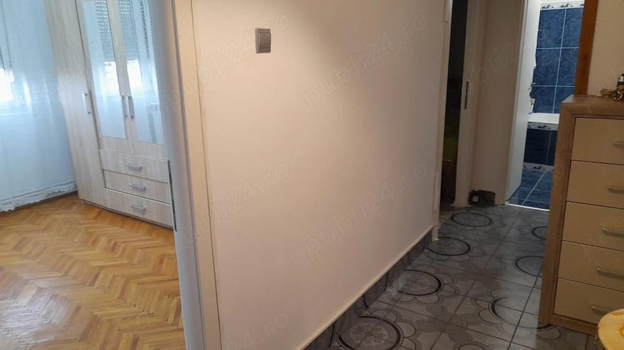 Apartament cu 3 camere decomandat în Crihala