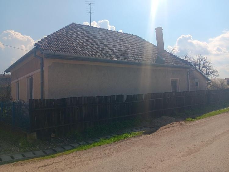 Casă cu 4 camere în Lunca Mureșului
