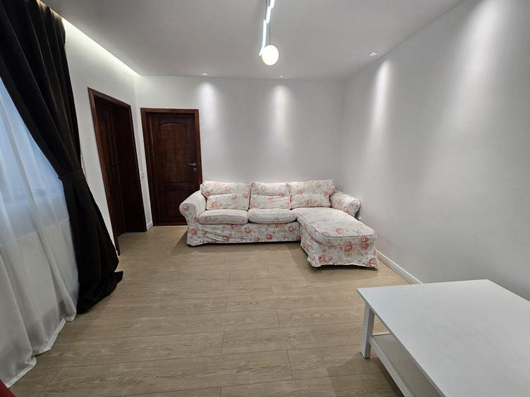 Casă individuală cu 5 camere cu Canalizare în Moșilor