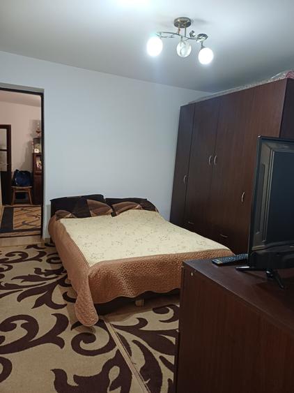 Casă cu 3 camere în Romanești