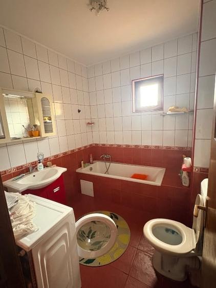 Duplex cu 5 camere cu Canalizare în Central