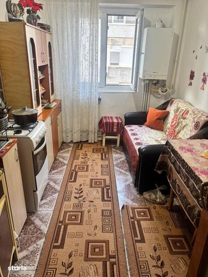 Apartament cu 4 camere decomandat în Obor