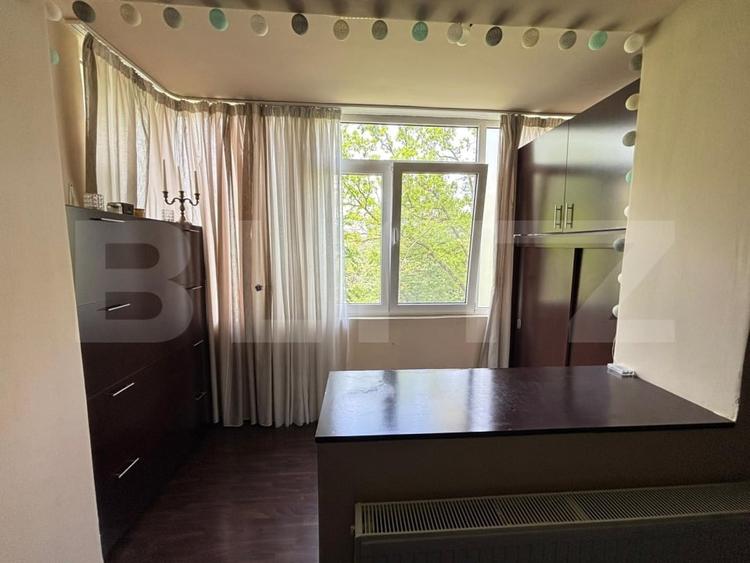 Apartament cu 3 camere decomandat, mobilat în Cina
