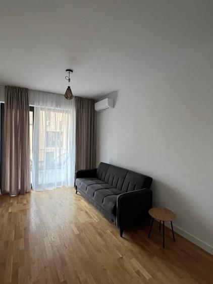 Apartament cu 2 camere, mobilat în Central