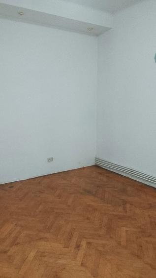 Apartament cu 3 camere decomandat în Universitate