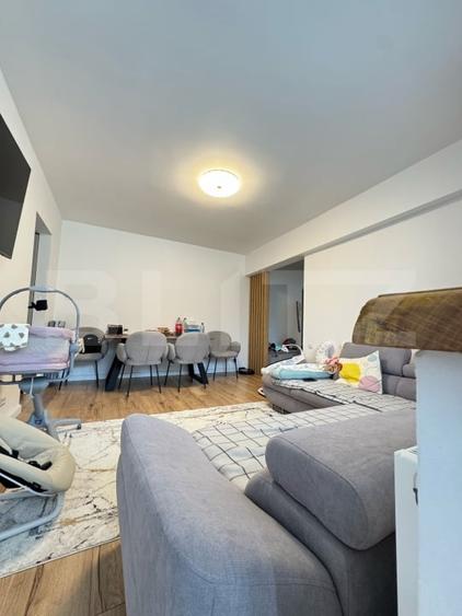 Apartament cu 3 camere semidecomandat, mobilat în Ultracentral