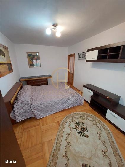 Apartament cu 3 camere decomandat, mobilat în Nicolina