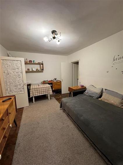 Apartament cu 2 camere semidecomandat în Olteniței