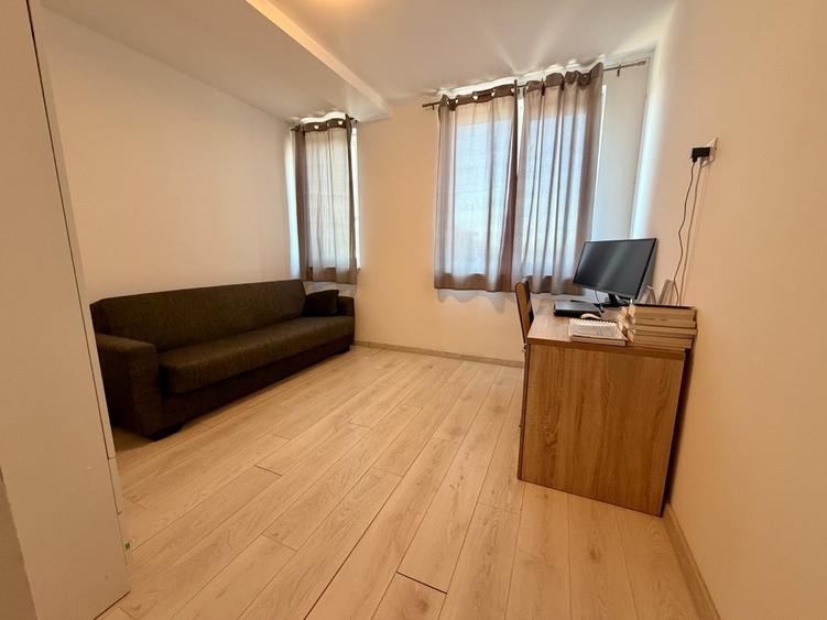 Apartament cu 3 camere decomandat, mobilat în Dumbrăvița