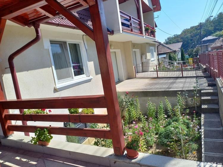 Casă cu 8 camere cu Teren 731 Mp în Mediaș