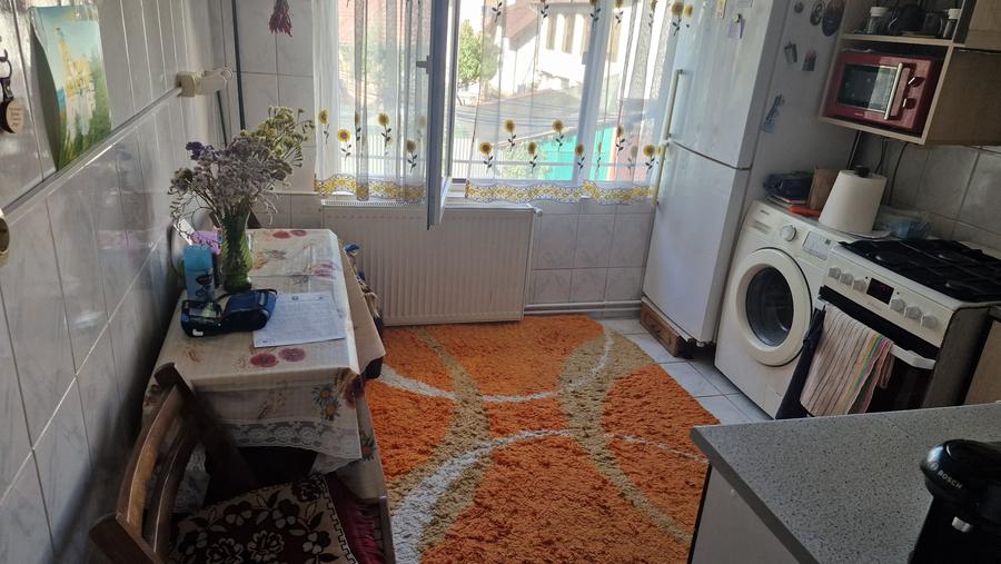 Garsonieră decomandată în Astra