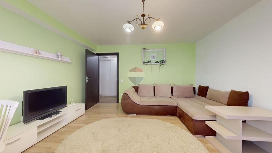 Apartament cu 2 camere decomandat în Tractorul