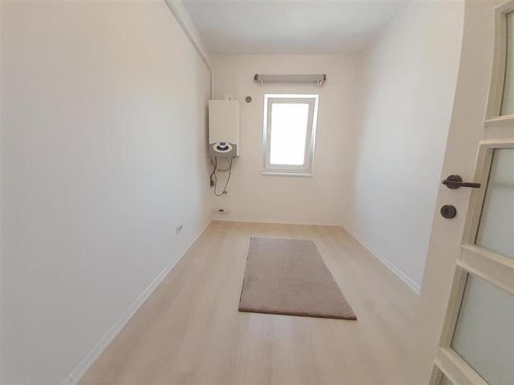 Apartament cu 4 camere decomandat, mobilat în Bucium