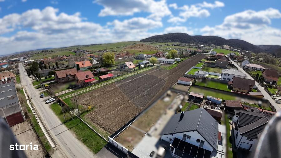 Teren de 10262 mp, în Albești