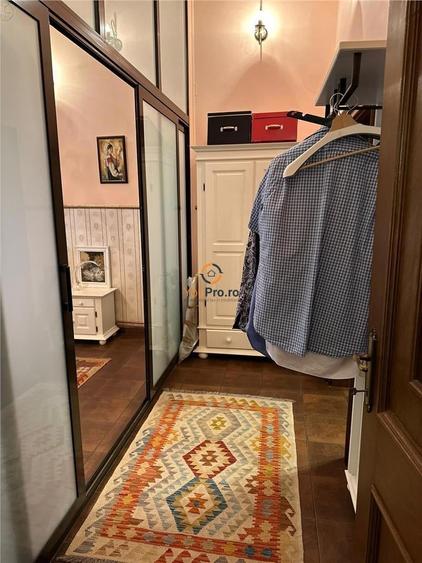 Apartament cu 3 camere decomandat în P-ța Unirii