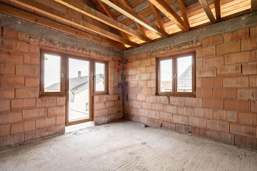 Casă / Vilă nouă de vânzare, la roșu, 5 camere, 225mp, Fântânele, Arad - 20