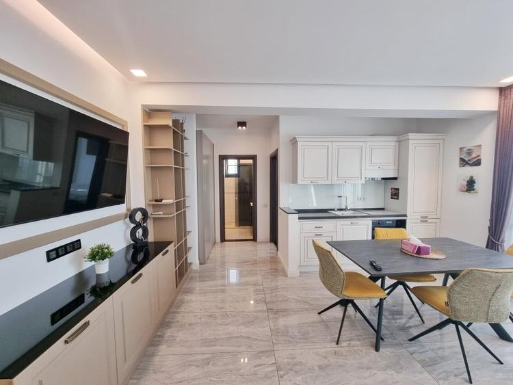 Apartament cu 2 camere semidecomandat, mobilat în Vest