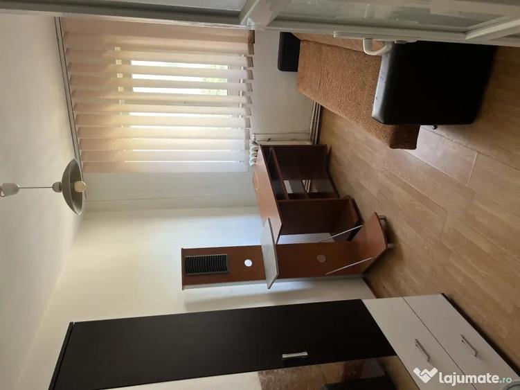 Apartament cu 3 camere decomandat în Canta