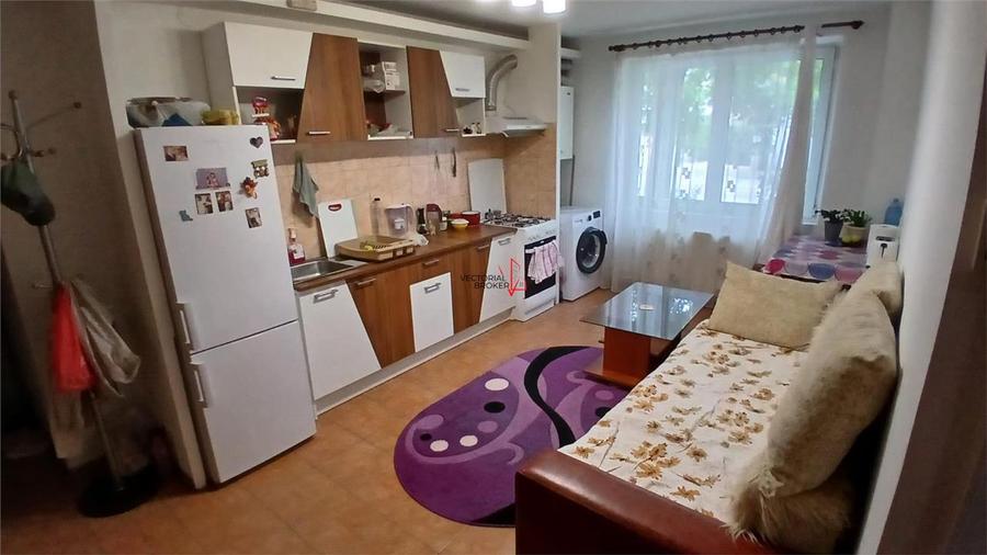 Apartament cu 2 camere semidecomandat în Militari