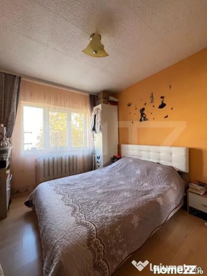 Apartament cu 4 camere decomandat în Central
