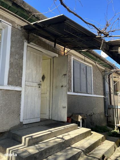 Casă cu 2 camere cu Teren 600 Mp în Central