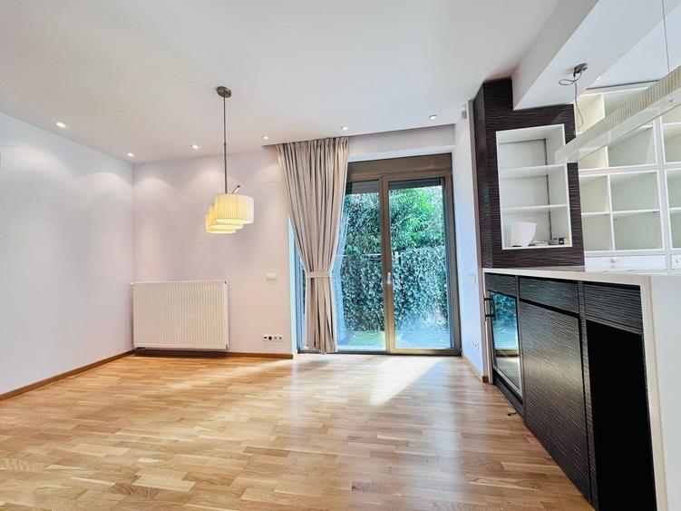 Duplex cu 8 camere cu Canalizare în Băneasa